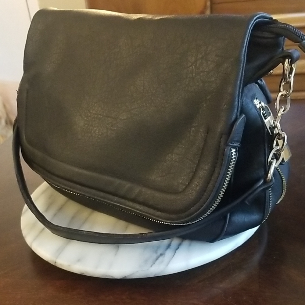 Urban Expressions Black Vegan Leather Crossbody 🖤💛